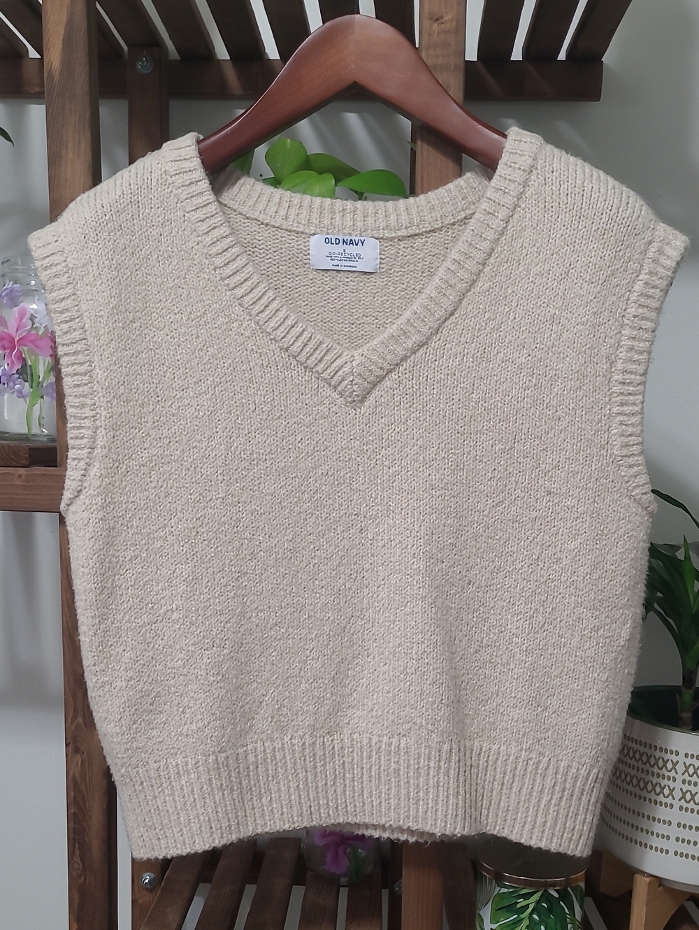 Old Navy Cream Sleeveless Sweater
